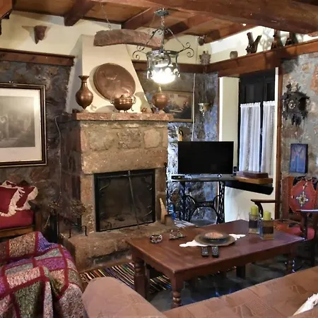 Vintage Stone - 4 Season Escape