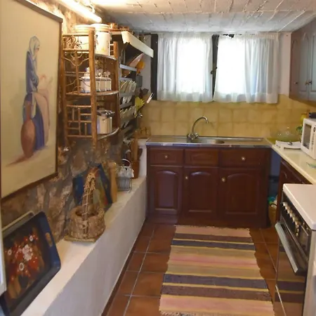 Vintage Stone - 4 Season Escape Villa Mariolata
